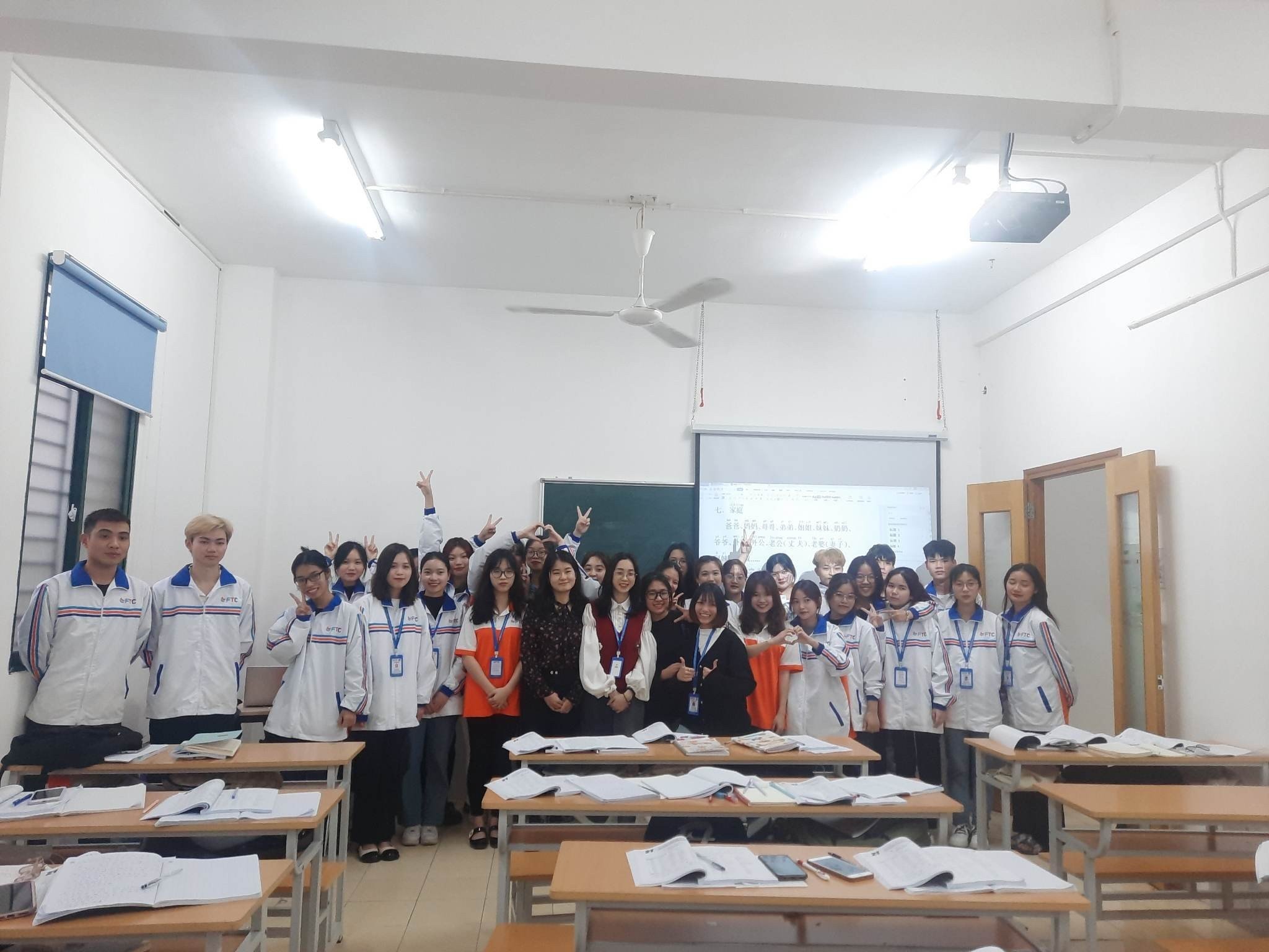 “Đột nhập” vào giờ học với giáo viên Trung Quốc tại FTC