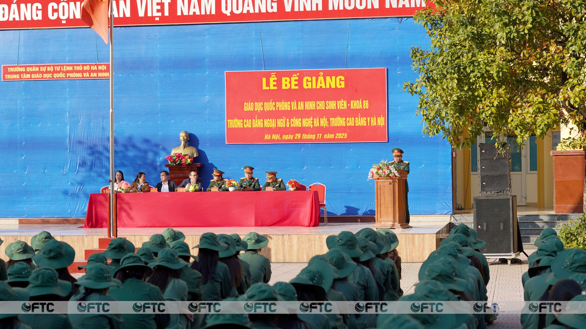 Vững bước từ quân ngũ: Lễ Bế giảng Khóa học Giáo dục Quốc phòng - An ninh cho sinh viên K25 - Hành trang lớn cho tương lai