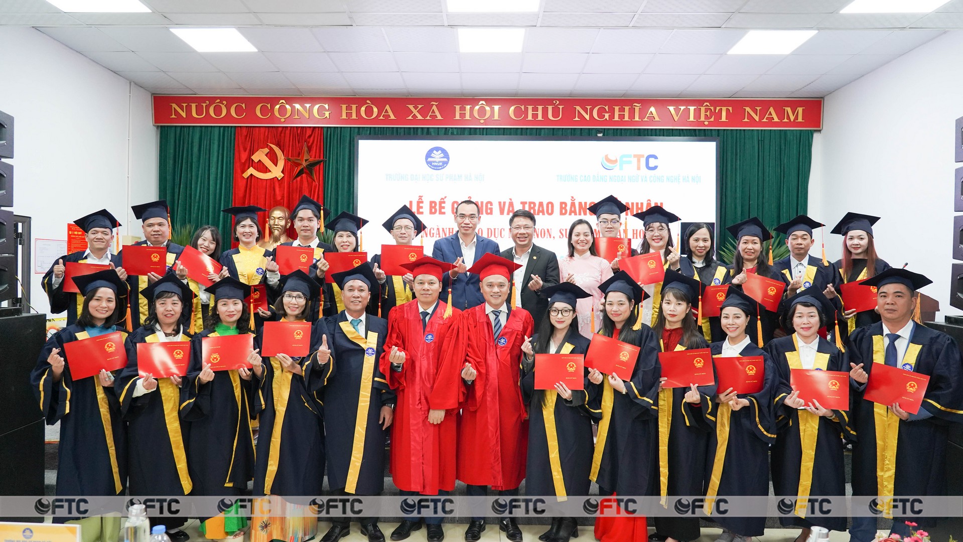 FTC & HNUE: Lễ Bế giảng và Trao bằng cử nhân đai học - Khẳng định chất lượng đào tạo