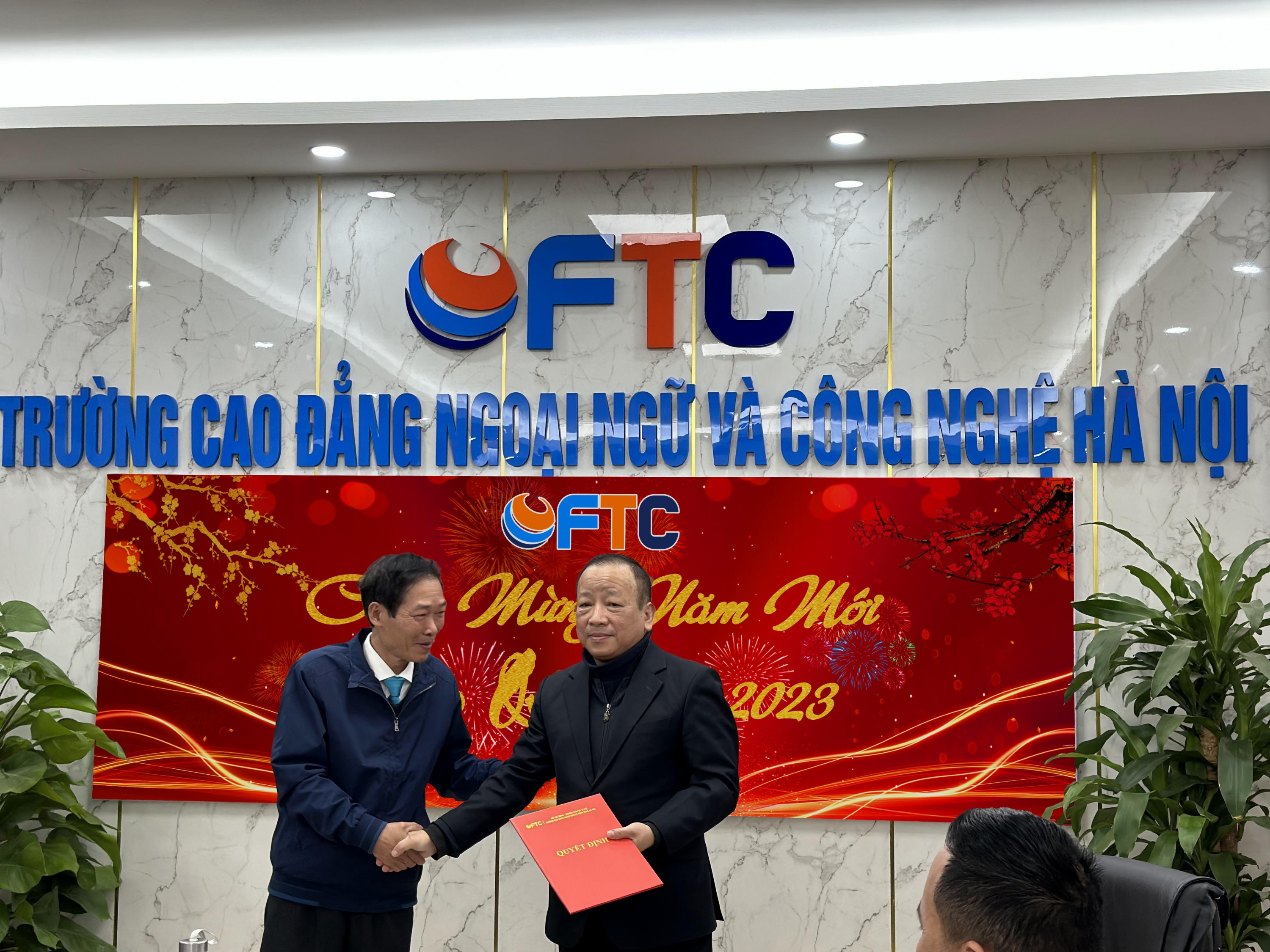 PGS.TS Võ Đại Quang được bổ nhiệm giữ chức vụ Phó Trưởng khoa Ngoại ngữ