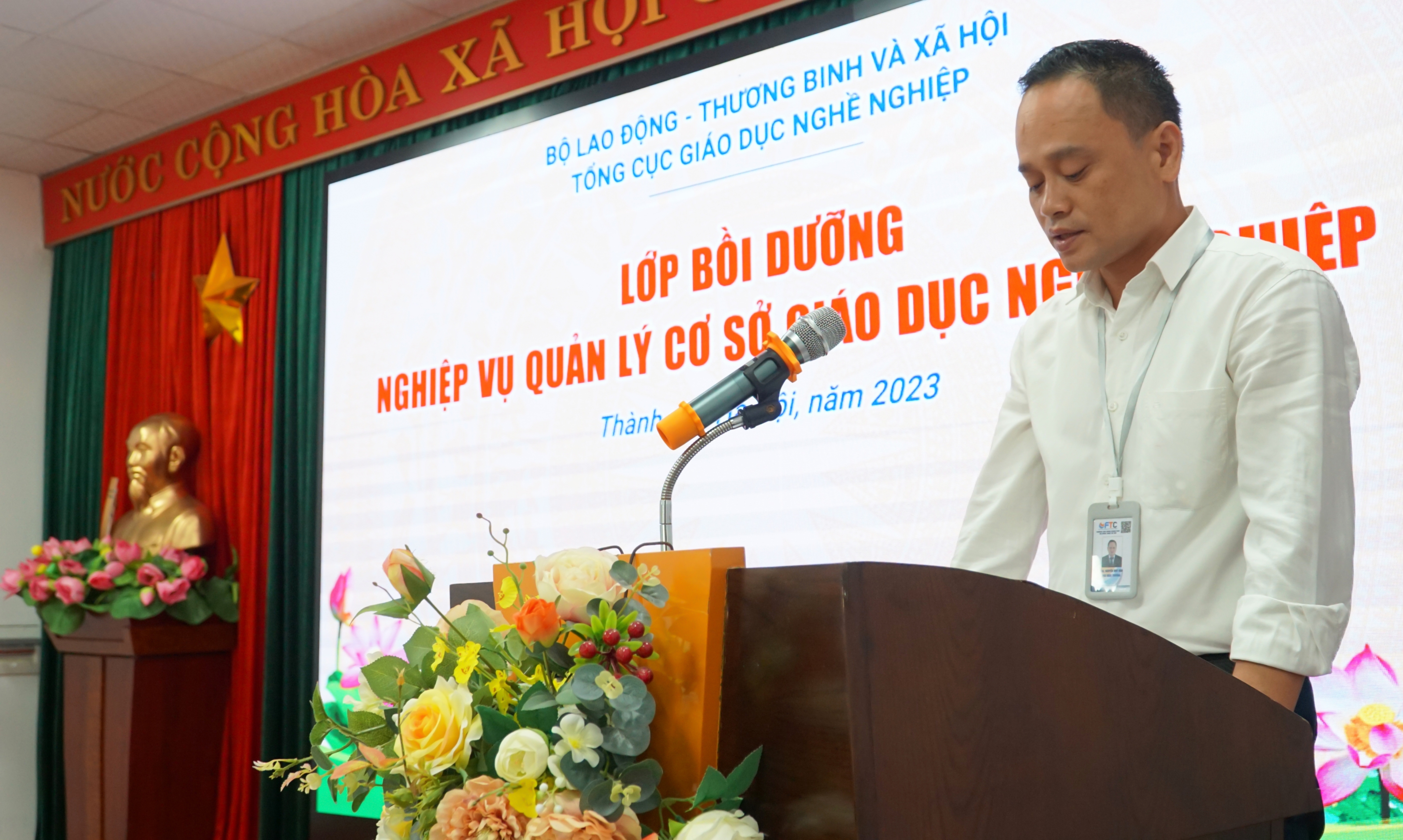  ThS Nguyễn Duy Hân, Phó Hiệu trưởng phát biểu tại buổi lễ khai mạc