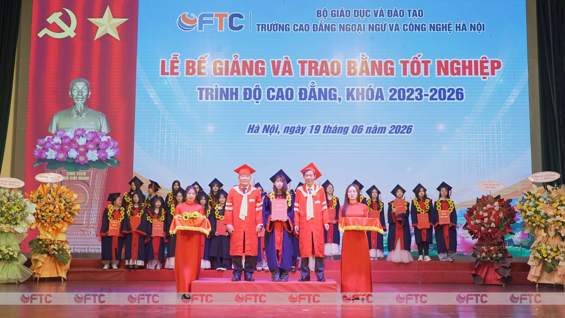 Hành trình 3 năm rực rỡ và thời khắc vinh quang của gần 1.200 Tân cử nhân FTC khóa 2023 - 2026