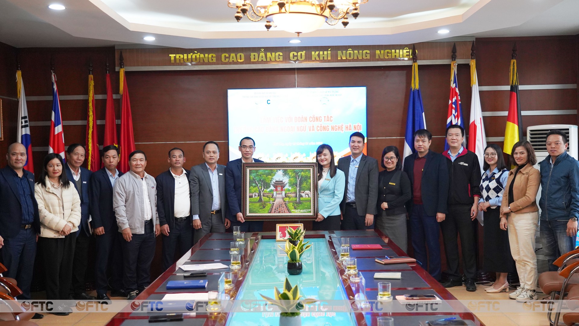 FTC thăm và làm việc tai Trường Cao đẳng Cơ khí Nông nghiệp: Liên minh chiến lược thúc đẩy Chuyển đổi số và Đào tạo ứng dụng