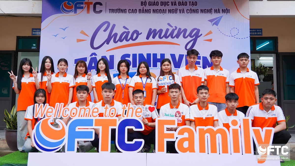 Trường Cao đẳng Ngoại ngữ và Công nghệ Hà Nội tổ chức Chương trình Chào Tân sinh viên K26 tại Lạng Sơn