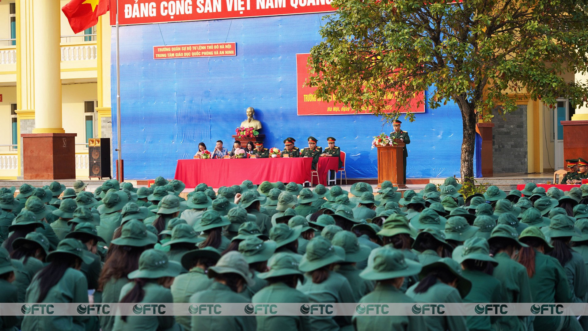 Trung tâm Giáo dục QP-AN Bộ Tư lệnh Thủ đô và Trường Cao đẳng Ngoại ngữ và Công nghệ Hà Nội long trong tổ chức Khai giảng khoa học Giáo dục Quốc phòng An ninh cho sinh viên K25 (Đợt 2)