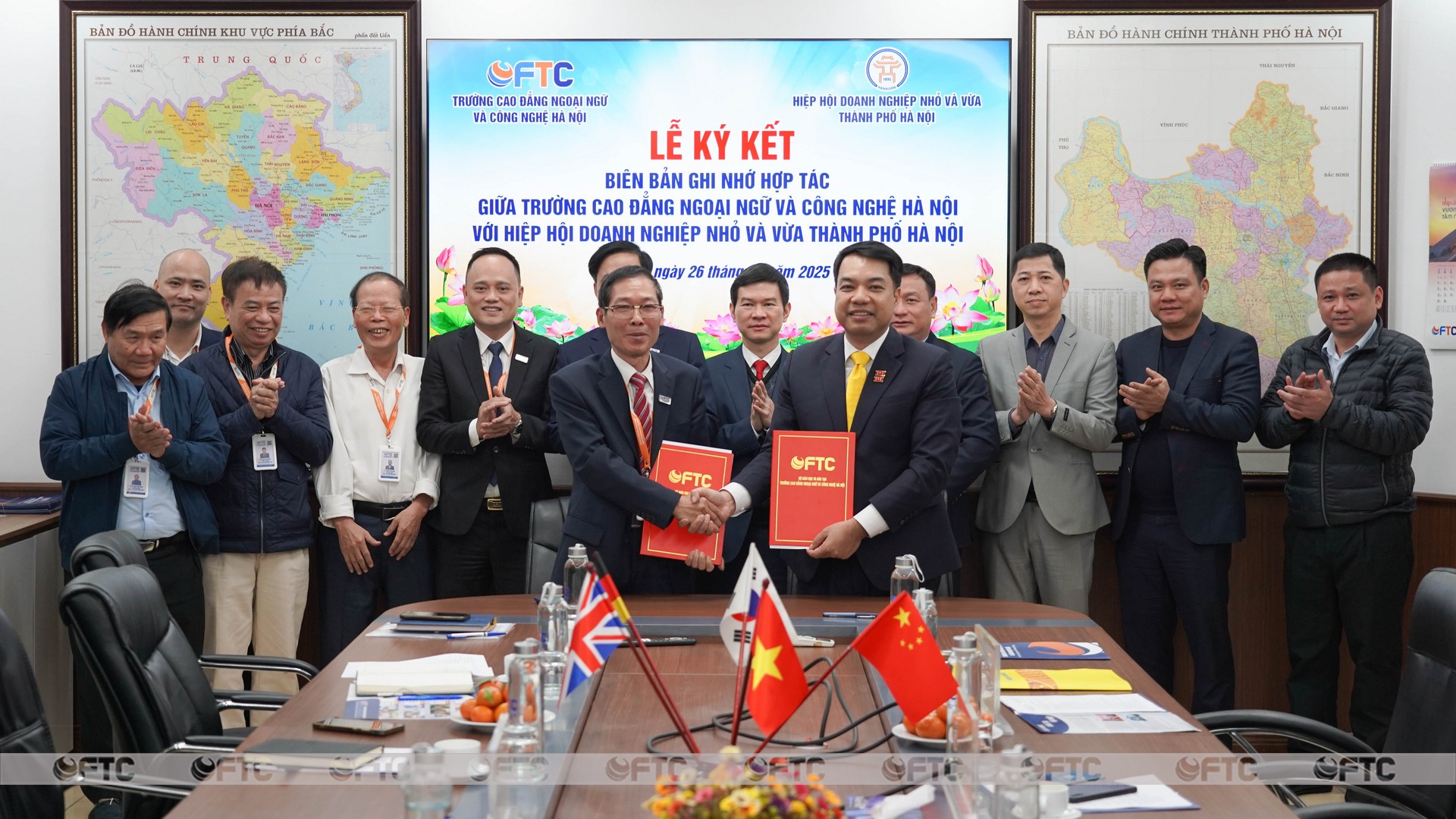 Lễ ký kết hợp tác chiến lược giữa Trường Cao đẳng Ngoại ngữ và Công nghệ Hà Nội với Hiệp hội Doanh nghiệp nhỏ và vừa Thành phố Hà Nội.