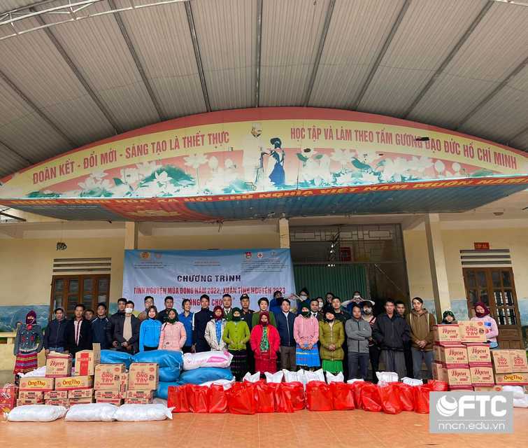 Sinh viên tình nguyện FTC tại Hà Giang