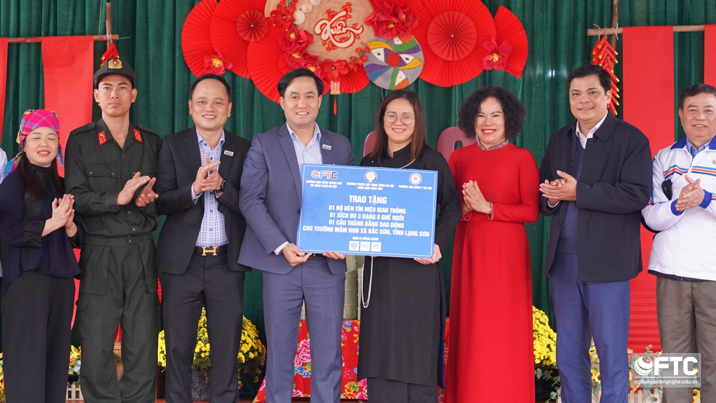 Trường Cao đẳng Ngoại ngữ và Công nghệ Hà Nội lan tỏa trách nhiệm xã hội