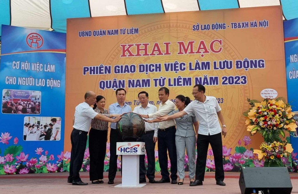 Hơn 2.200 chỉ tiêu việc làm tại Phiên giao dịch việc làm lưu động quận Nam Từ Liêm năm 2023